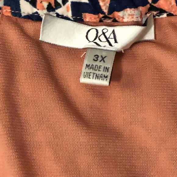 Cold Shoulder Top w/ 3/4 Length Sleeves - Picture 4 of 5